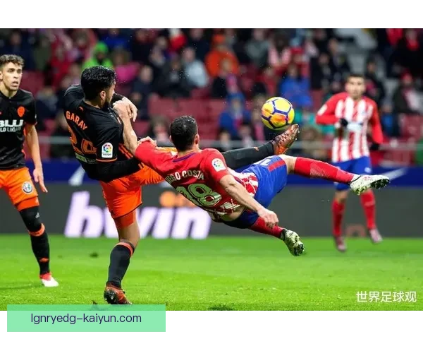 马竞在欧冠小组赛表现稳健，状态回暖值得关注。
