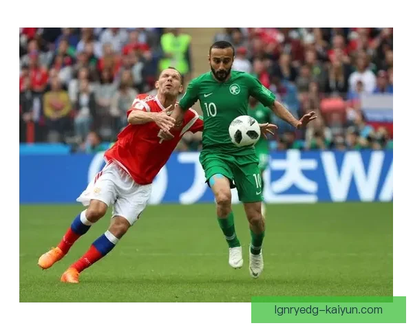 足球老将风采依旧，近期表现稳健备受期待